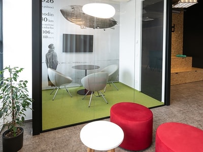 4N4WO2PQT1QMlunde-office-startupjobs-08153026166550.jpg