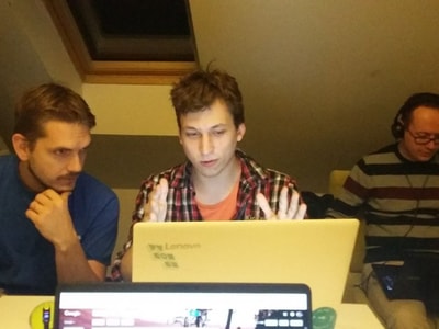 8KT2U25OOY8Yhackathon4151307998816.jpg