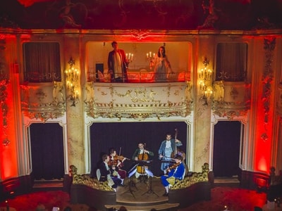 3DF1WJPG519Dmozart-dinner-red-balcony149804349123.jpg