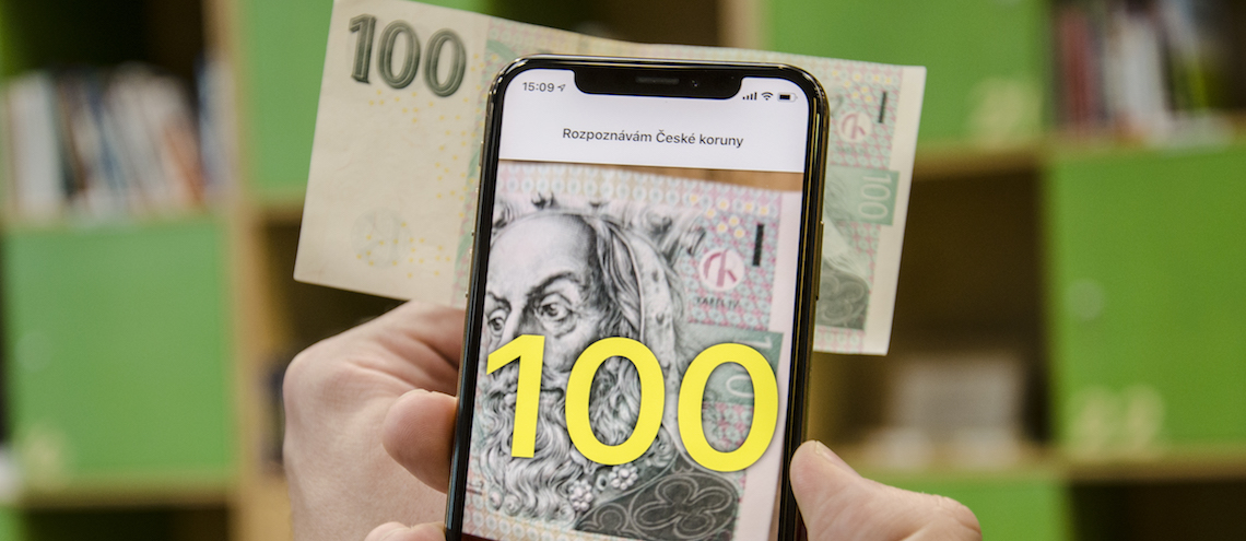 Český Cash Reader pomáhá nevidomým rozpoznat bankovky. Umí už 72 měn a 33 jazyků