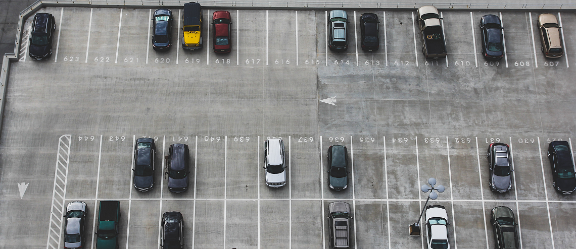 Parkni to kdekoliv. Aplikace digitalizuje parkování ve městech 